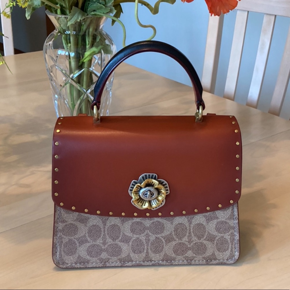 SOLD 🌼 Like New 🌼 Coach Parker Top Handle In Signature Canvas🌼
